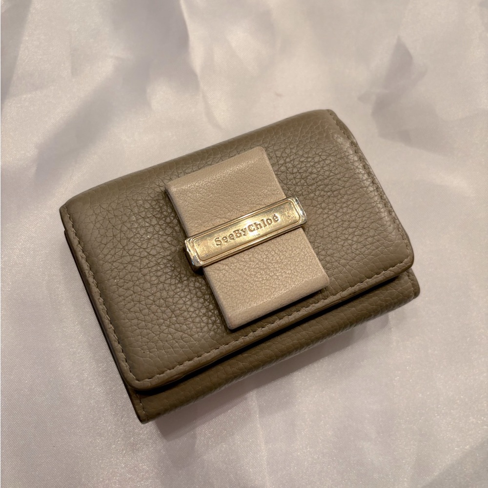 Authentic pre loved Seeby Chloe’ Rosita small trifold wallet